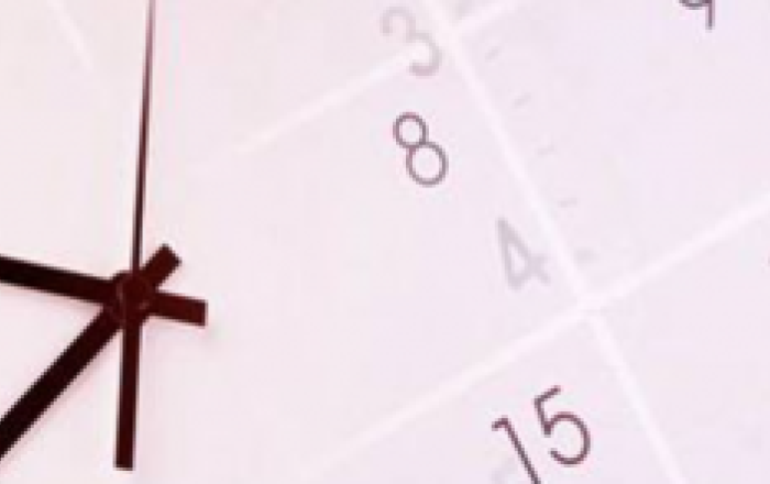 L'immagine la sovrapposizione delle immagini di un orologio e di un calendario